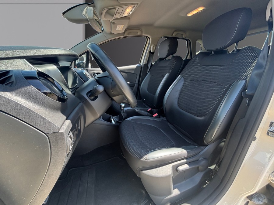RENAULT d'occasion CAPTUR 0.9 TCE 90 LIFE ENERGY de 2017 Besançon