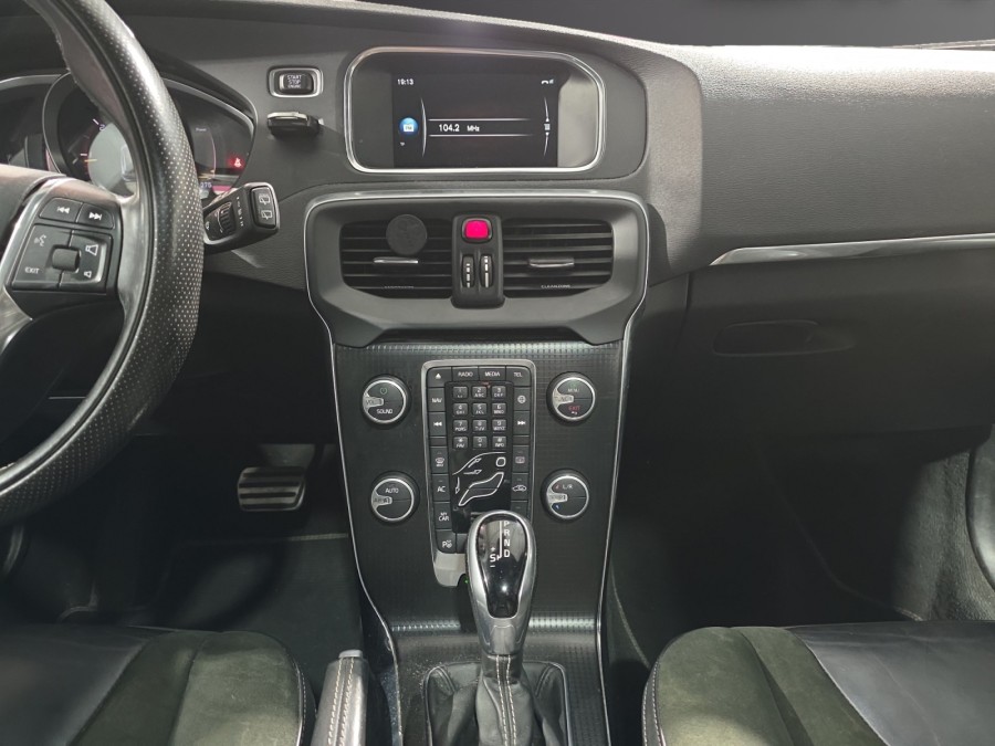 VOLVO d'occasion V40 D2 120 R DESIGN GEARTRONIC de 2017 Meximeux (01)﻿