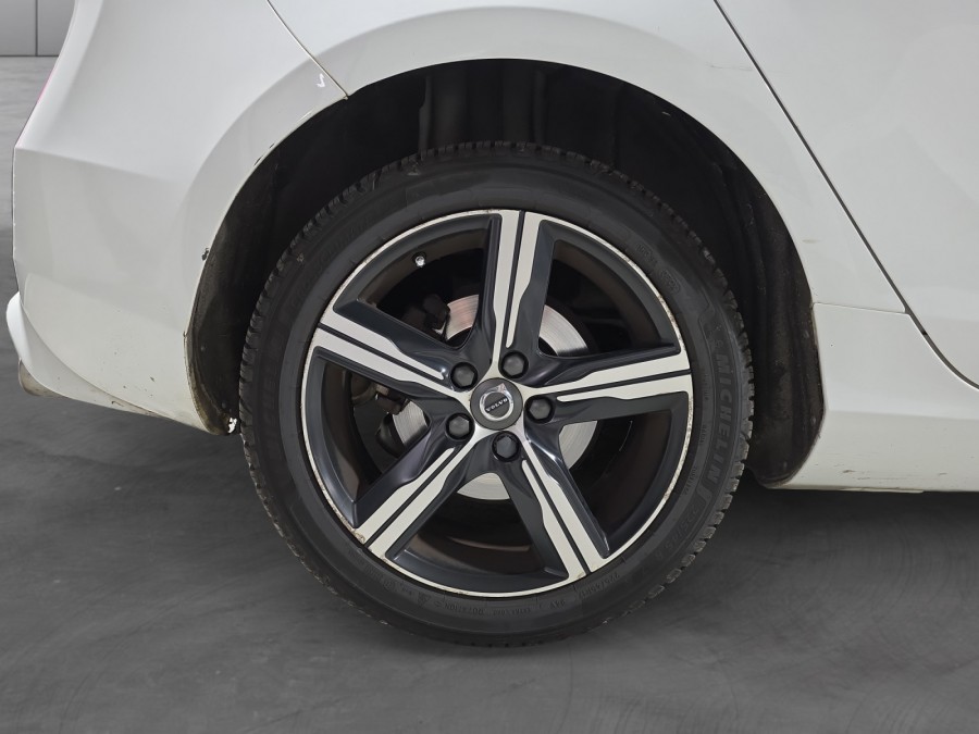 VOLVO d'occasion V40 D2 120 R DESIGN GEARTRONIC de 2017 Meximeux (01)﻿