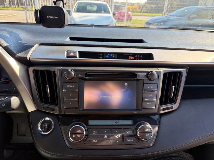TOYOTA d'occasion RAV4 124ch 2WD SPORT EDITION de 2015 Arras (62)﻿