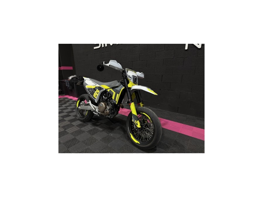 HUSQVARNA d'occasion 701 SM 701 SUPERMOTO de 2021 Nîmes (30)﻿