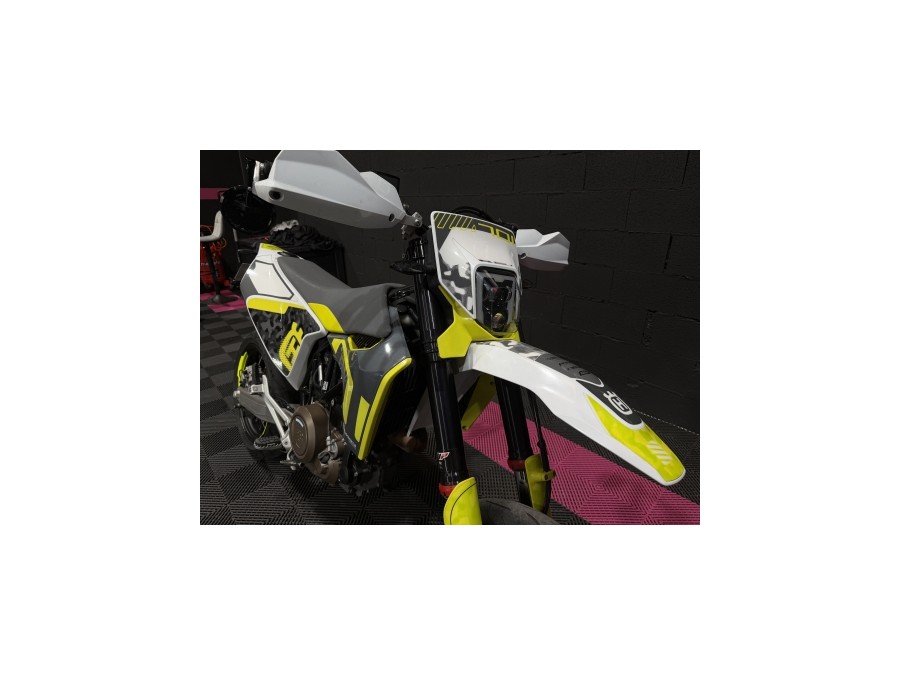 HUSQVARNA d'occasion 701 SM 701 SUPERMOTO de 2021 Nîmes (30)﻿