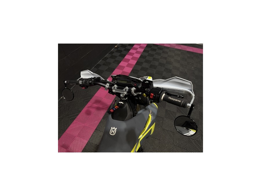 HUSQVARNA d'occasion 701 SM 701 SUPERMOTO de 2021 Nîmes (30)﻿