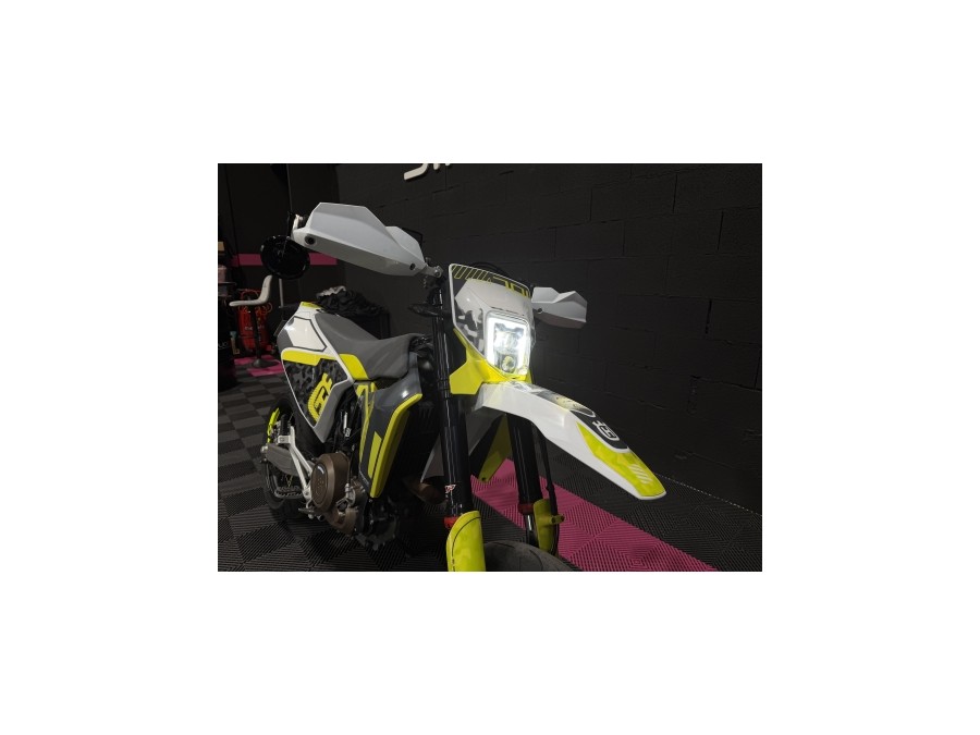 HUSQVARNA d'occasion 701 SM 701 SUPERMOTO de 2021 Nîmes (30)﻿