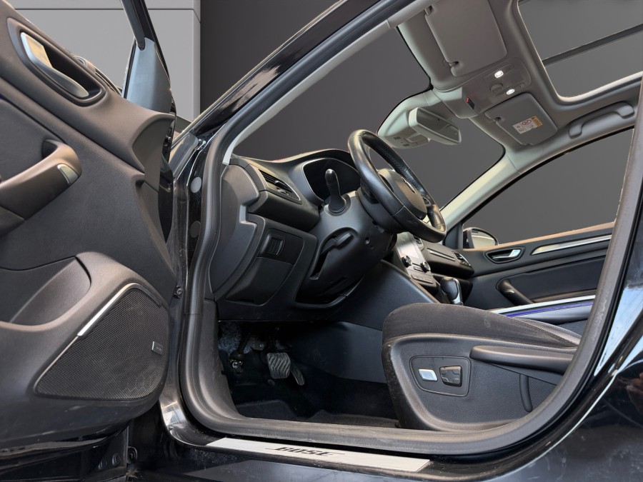 RENAULT d'occasion MEGANE ESTATE TCE 130 INTENS EDC de 2016