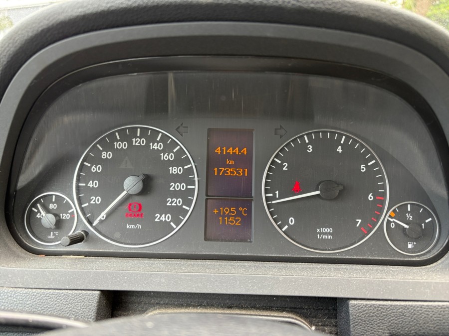 MERCEDES d'occasion CLASSE A A160 BLUE EFFICIENCY de 2011 Brest (29)﻿
