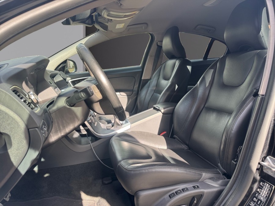 VOLVO d'occasion S60 D4 181 SUMMUM de 2014 MONTREUIL (93)﻿