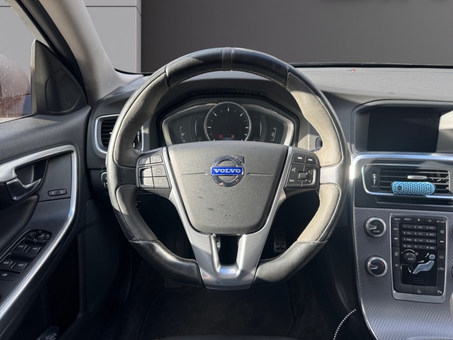VOLVO d'occasion S60 D4 181 SUMMUM de 2014 MONTREUIL (93)﻿