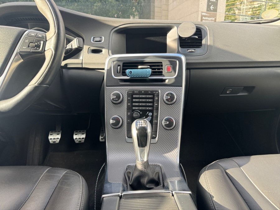 VOLVO d'occasion S60 D4 181 SUMMUM de 2014 MONTREUIL (93)﻿