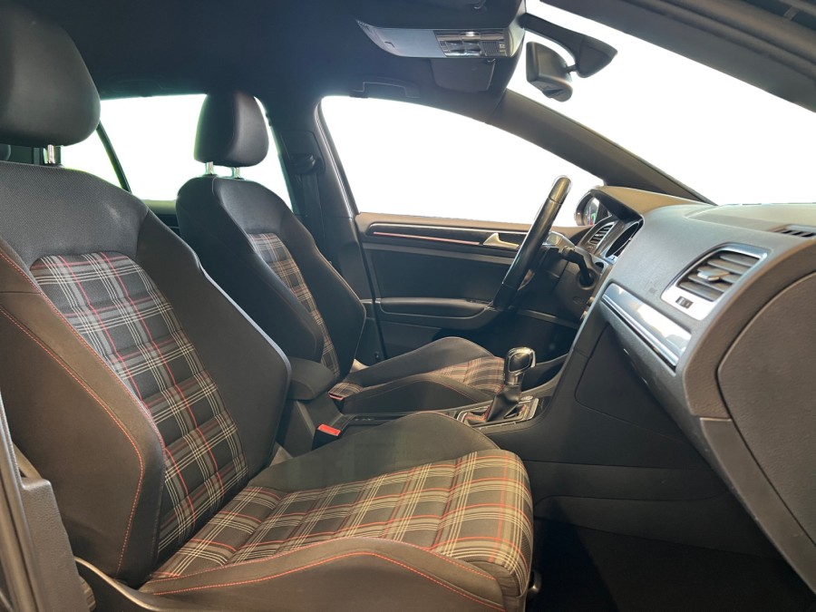 VOLKSWAGEN d'occasion GOLF 2.0 TSI 220 GTI DSG de 2014 Strasbourg