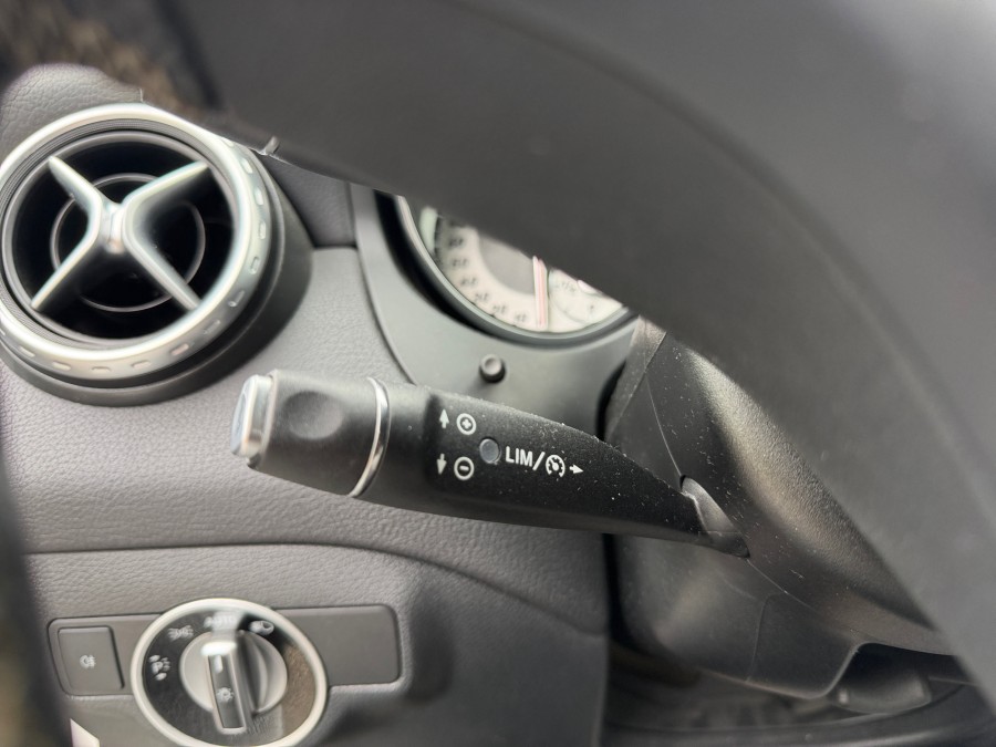 MERCEDES d'occasion CLASSE GLA GLA 200 D BUSINESS EDITION de 2016