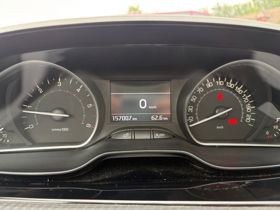 PEUGEOT d'occasion 208 1.6 BLUE HDI 120  XY de 2017 Brive La