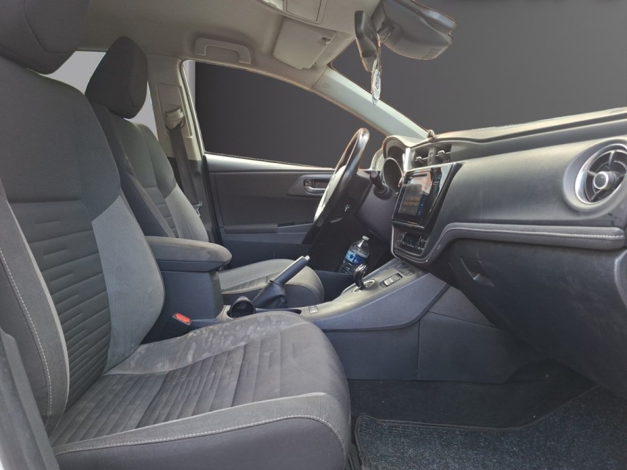 TOYOTA d'occasion AURIS 136 CH DESIGN de 2017 MONTREUIL (93)﻿