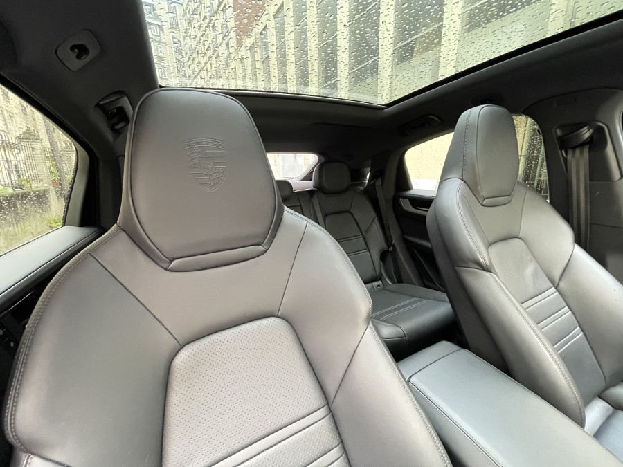 PORSCHE d'occasion CAYENNE COUPE 3.0 V6 E-HYBRID PH2 de 2024 Paris 15