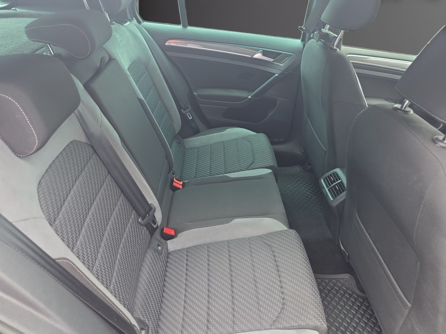 VOLKSWAGEN d'occasion GOLF 1.5 TSI EVO 150 R-Line de 2019 Le Puy en