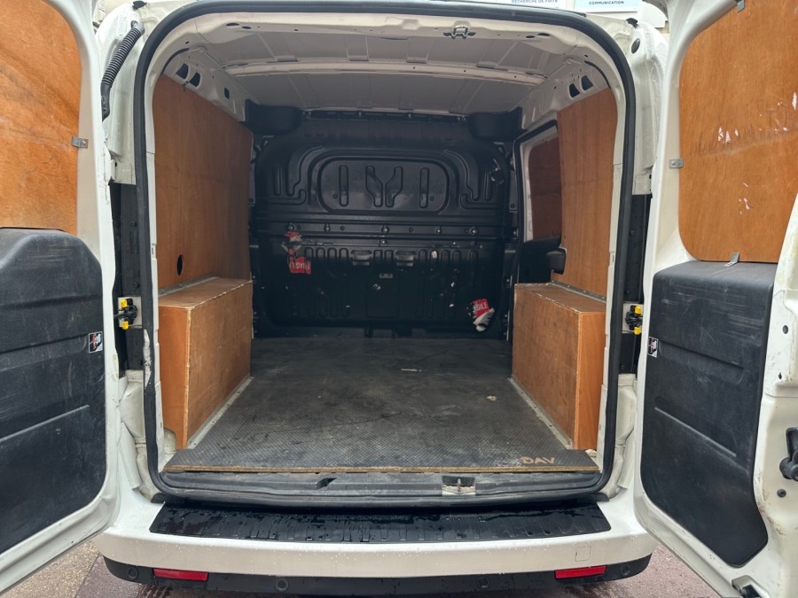 FIAT d'occasion DOBLO CARGO 1.3 MULTIJET 95 PACK USB CLIM de 2020 Le