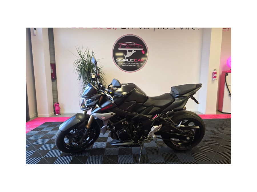 SUZUKI d'occasion GSR750 SUZUKI GSR750 de 2014 Vichy (03)﻿