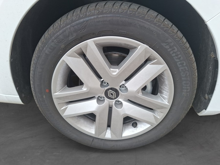 RENAULT d'occasion CLIO 1.6 E-TECH 145 de 2026 MONTREUIL (93)﻿