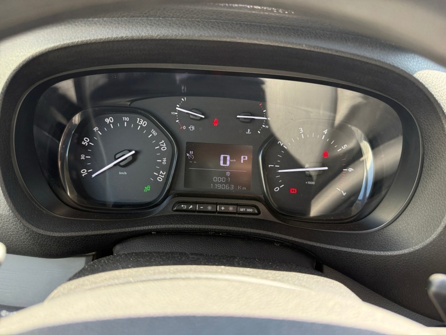 PEUGEOT d'occasion EXPERT 2.0 BLUE HDI 180  EAT de 2019 Salon de