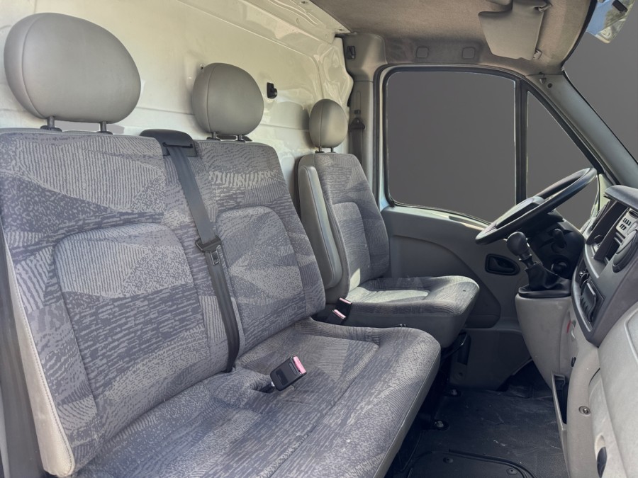 RENAULT d'occasion MASTER L3H2 3.5T 2.5DCI 120 PACK PLUS de 2004 Méry