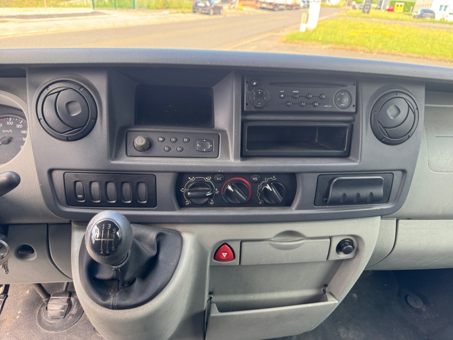 RENAULT d'occasion MASTER L3H2 3.5T 2.5DCI 120 PACK PLUS de 2004 Méry
