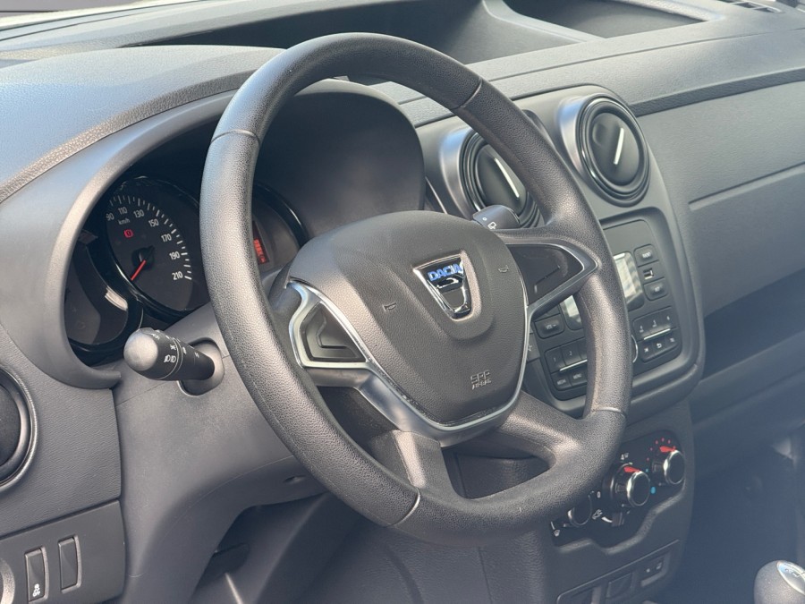DACIA d'occasion DOKKER 1.5 BLUE DCI 95 SILVER LINE de 2019 Vannes