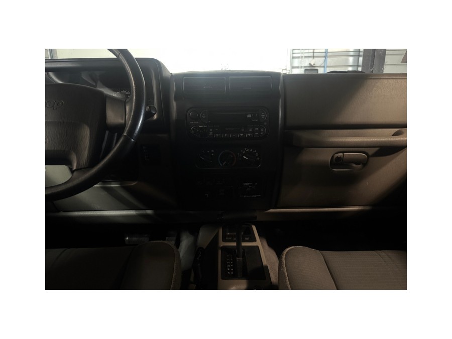 JEEP d'occasion WRANGLER 4.0 SPORT de 2004 Pau (64)﻿