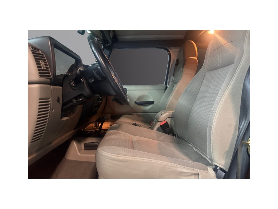 JEEP d'occasion WRANGLER 4.0 SPORT de 2004 Pau (64)﻿