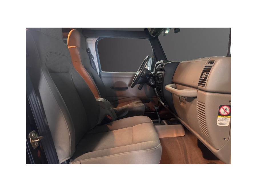 JEEP d'occasion WRANGLER 4.0 SPORT de 2004 Pau (64)﻿