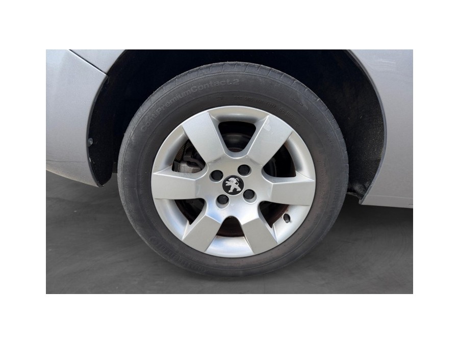 PEUGEOT d'occasion 5008 1.6 HDI 115 Active de 2014 Rennes (35)﻿