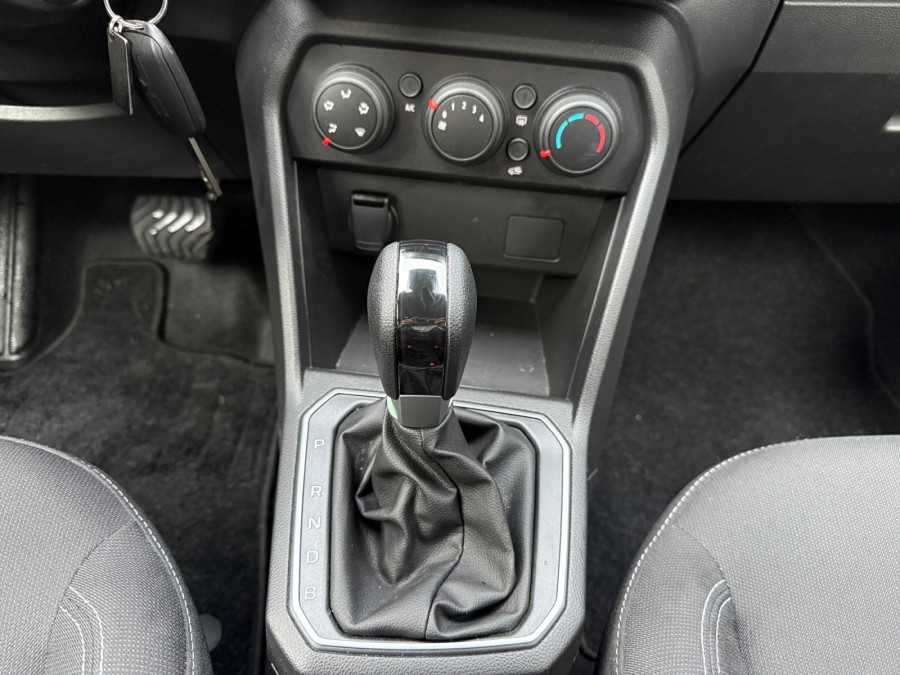 DACIA d'occasion JOGGER 1.6 HYBRID 140 EXPRESSION 7P BA de 2025