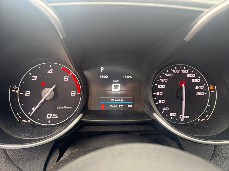 ALFA ROMEO d'occasion GIULIA 2.2D 136 EDIZIONE AT de 2019 Beaune (21)﻿