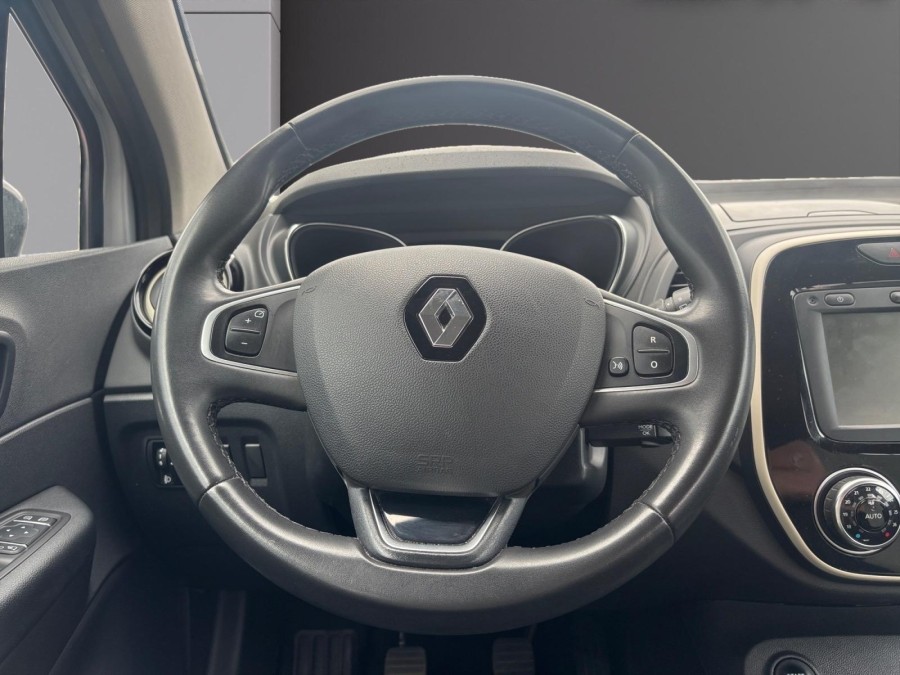 RENAULT d'occasion CAPTUR 1.3 TCE 130 SUNSET de 2019 Frejus (83)﻿
