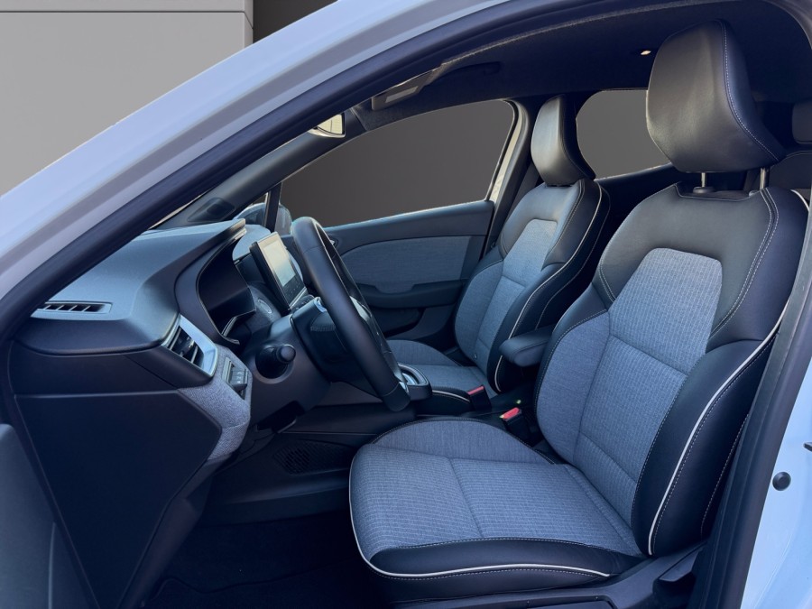 RENAULT d'occasion CLIO 1.6 E-TECH 145 TECHNO de 2023 Toulon Est (83)﻿