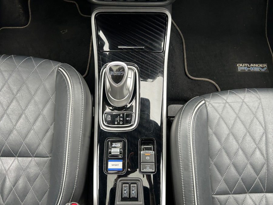 MITSUBISHI d'occasion OUTLANDER PHEV TWIN MOTOR INVITE 4WD de 2019