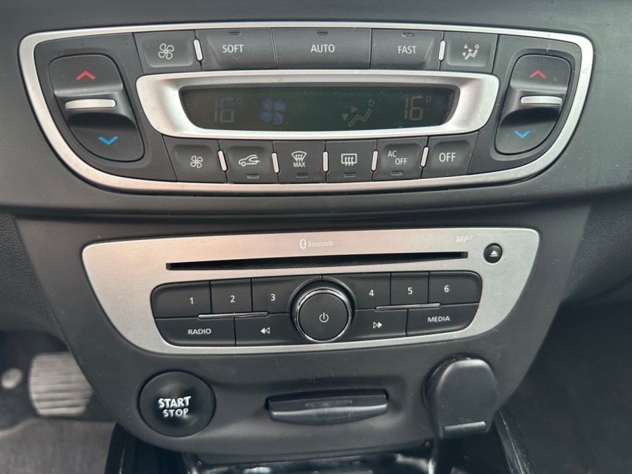 RENAULT d'occasion MEGANE 1.6 DCI 130 BOSE de 2016 Salon de Provence