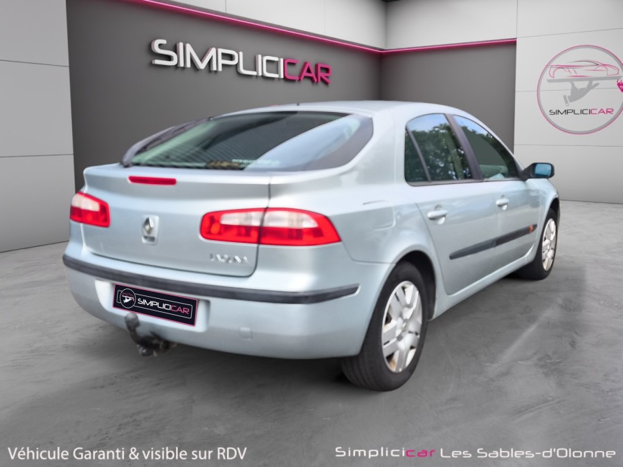 RENAULT d'occasion LAGUNA AUTHENTIQUE 1.6 16V de 2002 Les Sables