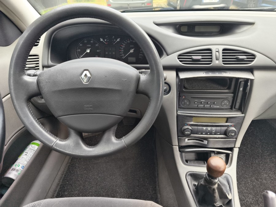 RENAULT d'occasion LAGUNA AUTHENTIQUE 1.6 16V de 2002 Les Sables