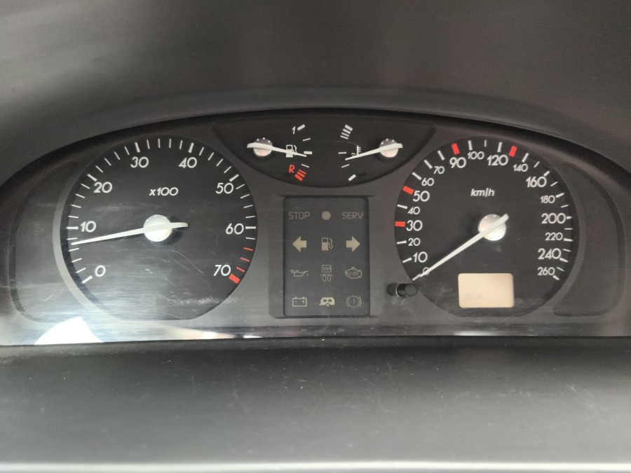 RENAULT d'occasion LAGUNA AUTHENTIQUE 1.6 16V de 2002 Les Sables