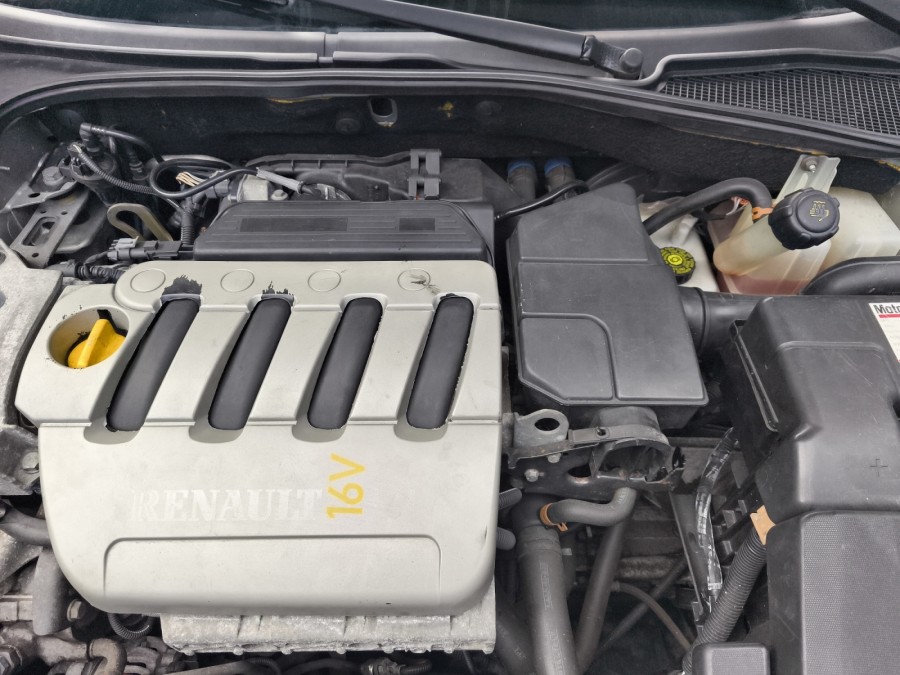 RENAULT d'occasion LAGUNA AUTHENTIQUE 1.6 16V de 2002 Les Sables