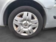 RENAULT d'occasion LAGUNA AUTHENTIQUE 1.6 16V de 2002 Les Sables