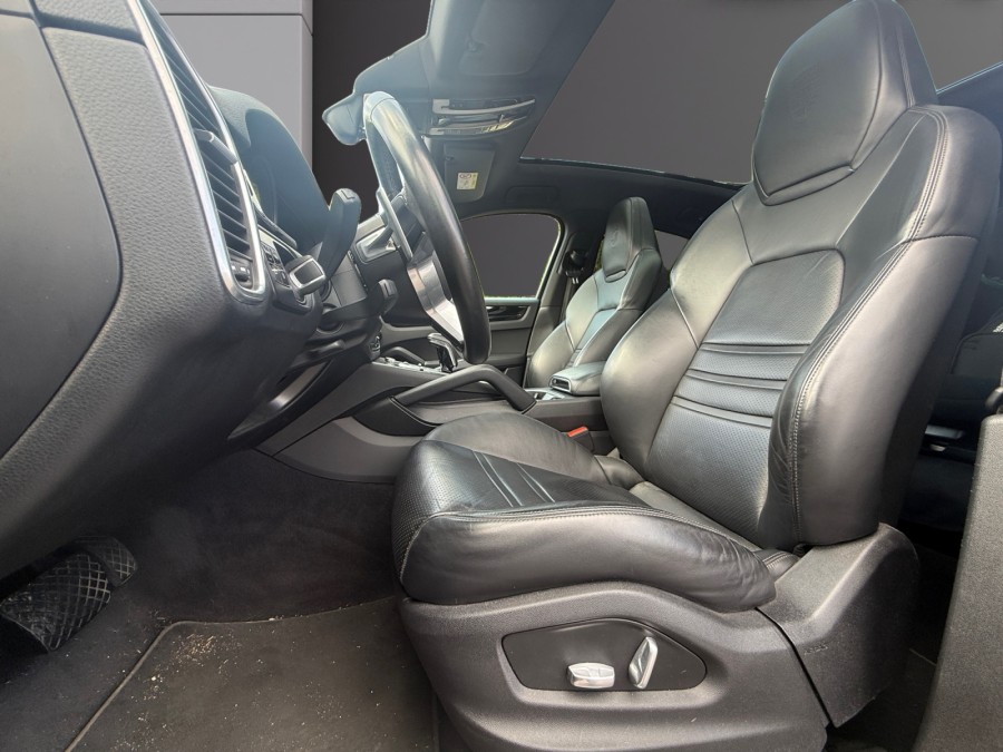 PORSCHE d'occasion CAYENNE 3.0 V6 E-HYBRID COUPE de 2020 Brive La
