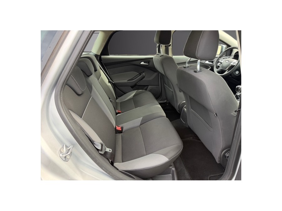 FORD d'occasion FOCUS FOCUS 1.6 L  DURATORQ-TDCI de 2013 Tours (37)﻿