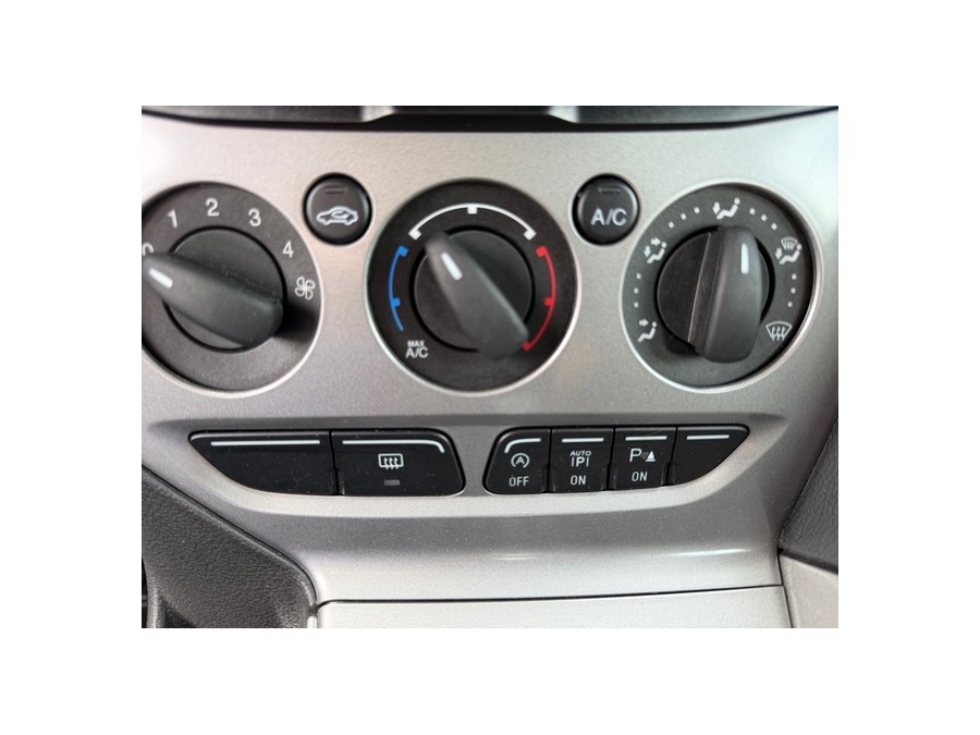 FORD d'occasion FOCUS FOCUS 1.6 L  DURATORQ-TDCI de 2013 Tours (37)﻿