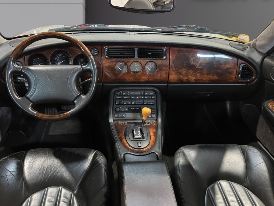 JAGUAR d'occasion XK8 4.0 V8 BA de 1999 Fontainebleau (77)﻿