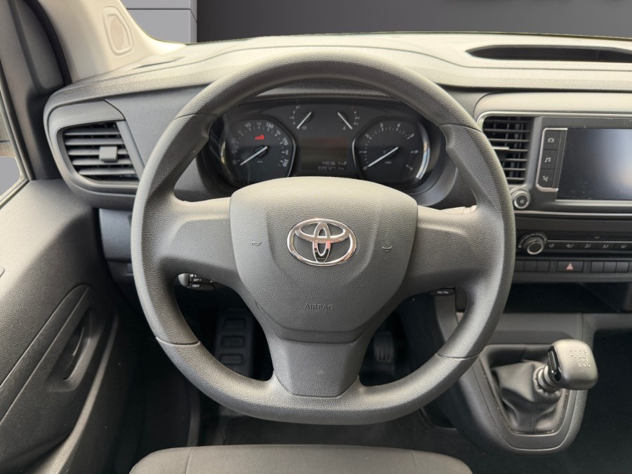 TOYOTA d'occasion PROACE COMBI MEDIUM 140 D-4D DYNAMIC de 2024 Toulon