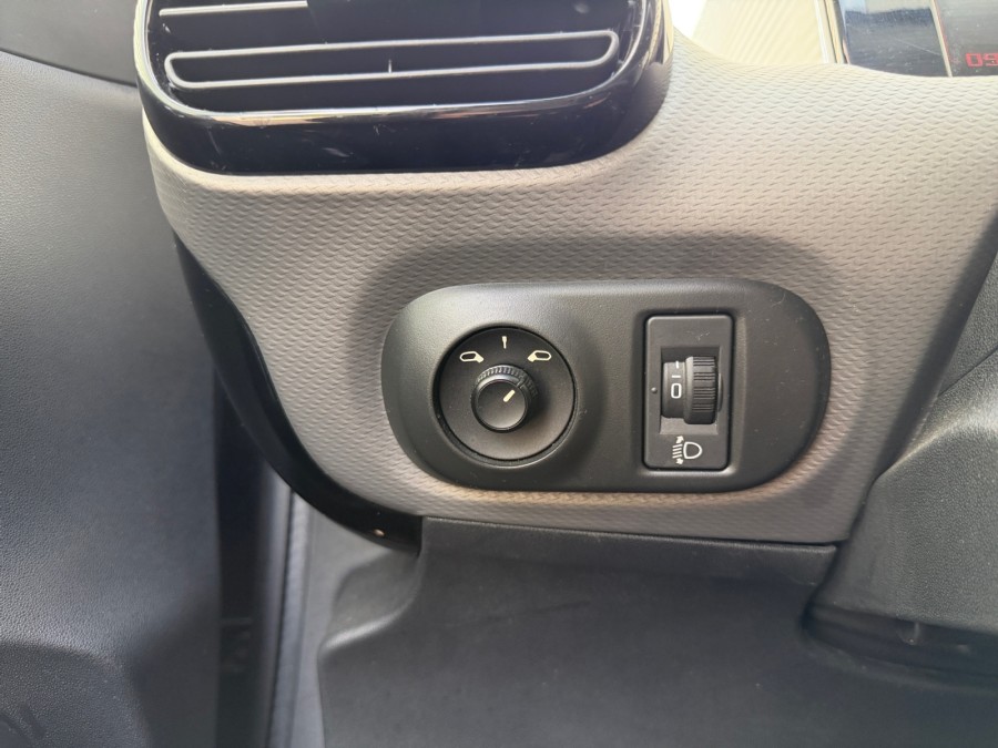 CITROEN d'occasion C4 CACTUS 1.6 BLUE HDI 100 de 2018 Nîmes (30)﻿