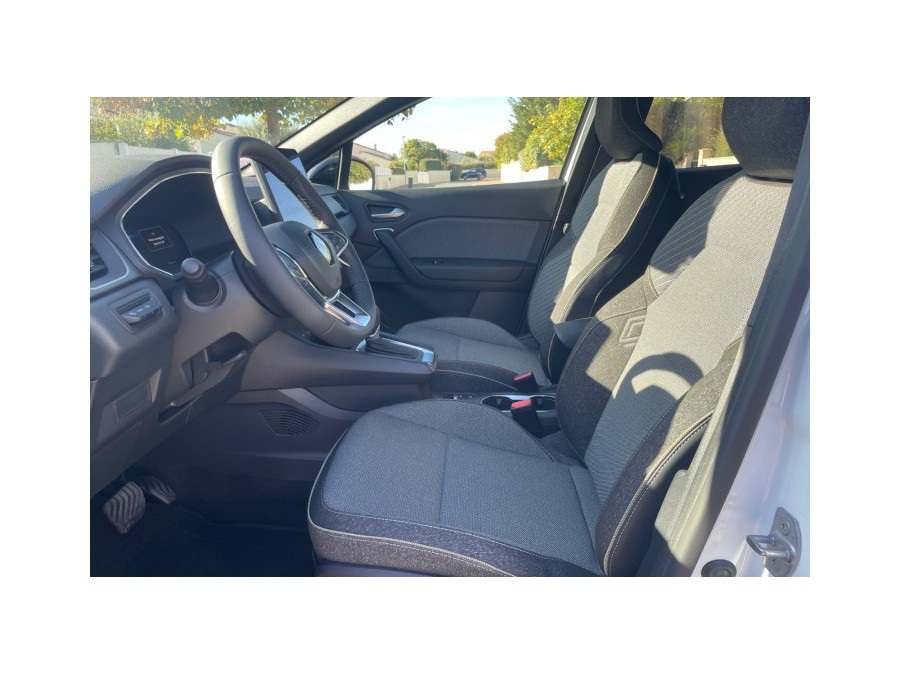 RENAULT d'occasion CAPTUR 1.6 E-TECH 145 EVOLUTION de 2025 Royan (17)﻿