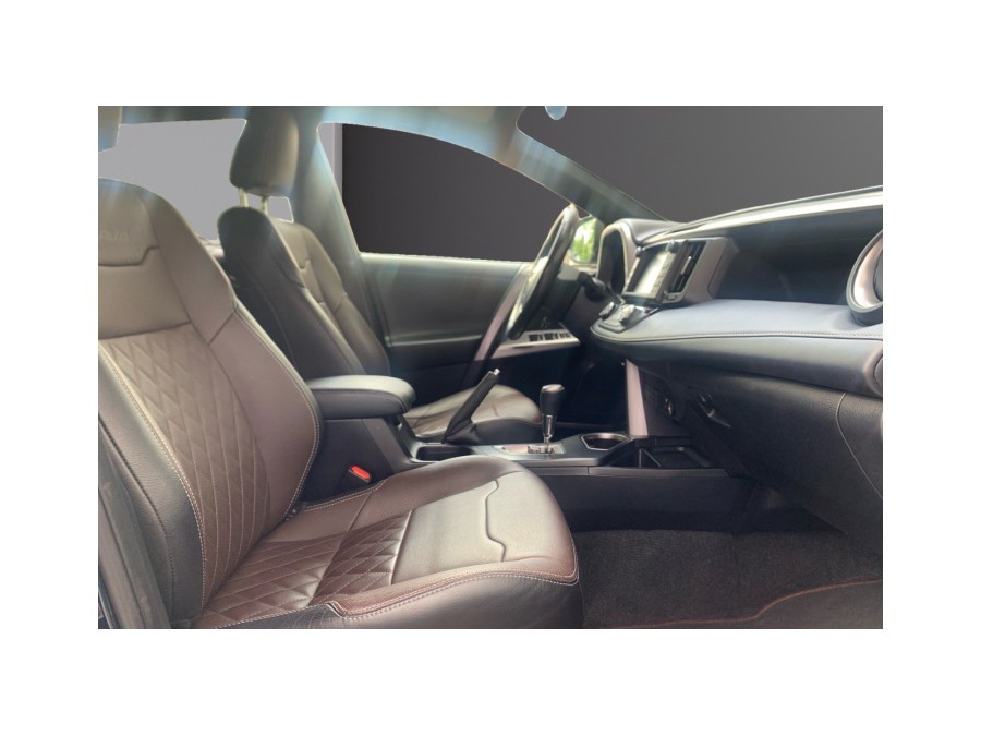 TOYOTA d'occasion RAV4 HYBRIDE 2WD DESIGN BUSINESS de 2017 Montreuil