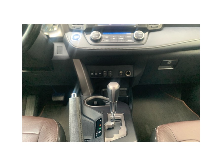 TOYOTA d'occasion RAV4 HYBRIDE 2WD DESIGN BUSINESS de 2017 Montreuil